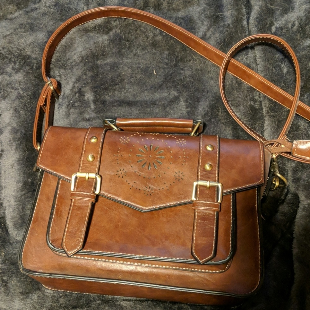 Cross body - Picture 2 of 4
